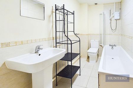 4 bedroom House To Let Total Size: 1238 SQ FT - Photo 2