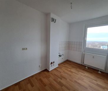 Sanierte 2 Raum-Wohnung mit Aufzug mit tollen Blick über Sandersdorf - Photo 4