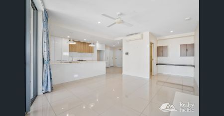 Bay Views! - Modern Two-Bedroom Unit in the Heart of Wynnum - Photo 3