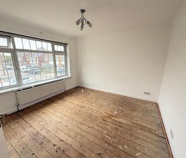 3 bedroom end of terrace house to rent - Photo 2