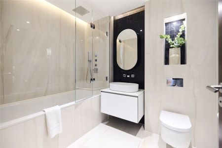 Bayswater Road, London, W2 flat to rent - Photo 2