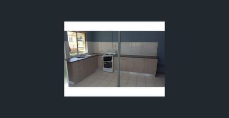 2 Bedroom Unit- Great location- Short Lease - Photo 2