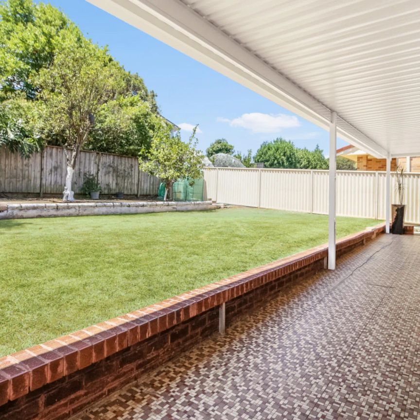 18 Tennyson Street, Winston Hills. - Photo 1