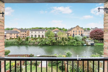 2 bedroom apartment to rent Brownlow Quay, PE9 - Photo 2