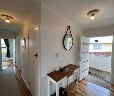 Spacious Mount Wellington Home - Photo 3