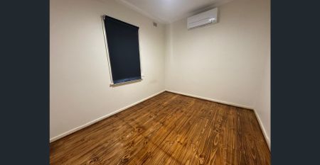 Neat & Spacious 3 Bedroom House Close to the City - Photo 2