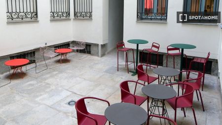 madrid, Community of Madrid 28013 - Photo 2