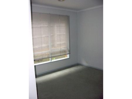 PRIMELY LOCATED FOUR BEDROOM FAMILY HOME! - Photo 2
