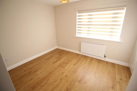 2 Bedroom House - Terraced - Photo 2