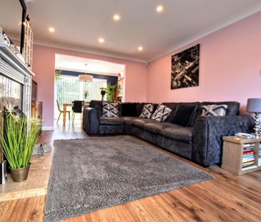 4 bedroom link detached house to rent - Photo 2