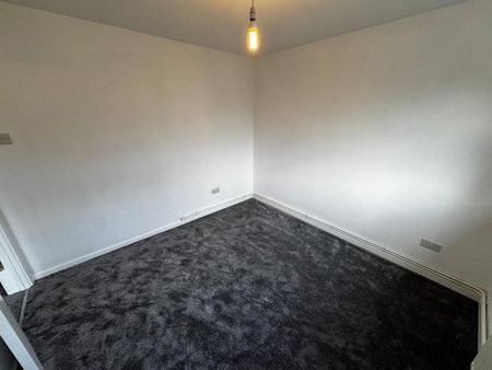 2 bedroom maisonette to rent - Photo 2