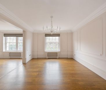 A four bedroom apartment in the desirable Abbey Lodge - Photo 2