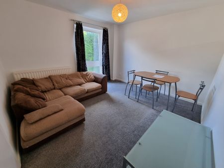 4 Bed Student Accommodation - Photo 3