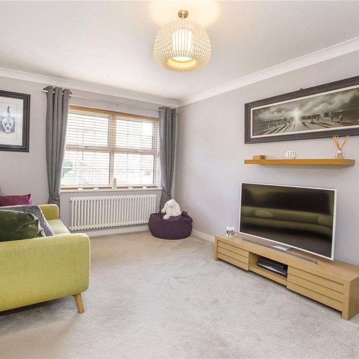 4 bedroom terraced house to rent - Photo 1