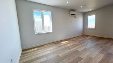 For Lease - 182 Cameron Avenue Unit# 3, Toronto, Ontario - Photo 3