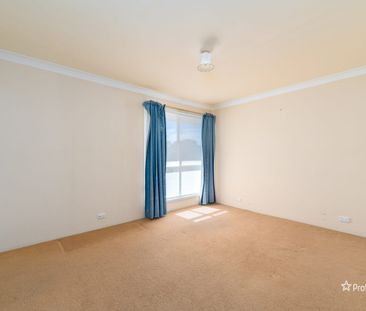 WELL PRESENTED THREE BEDROOM HOME IN PRIME LOCATION - Photo 3