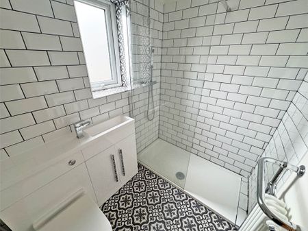 Heywood Avenue, Austerlands, Oldham - Photo 3