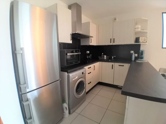 AIX LA DURANNE APPARTEMENT T3 MEUBLE AVEC TERRASSE ET GARAGE, - Photo 1