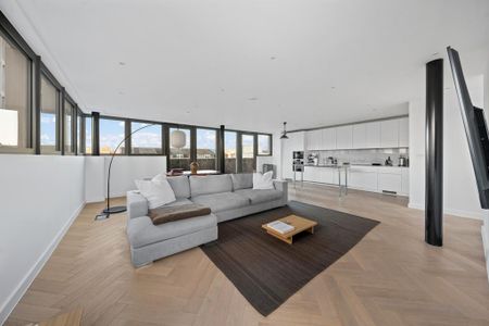 3 bedroom flat to rent - Photo 2