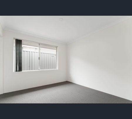 12A Roslau St, Baldivis, WA 6171 - Photo 2