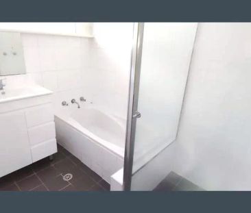 “Near new - Renovated Brick House” - Photo 5