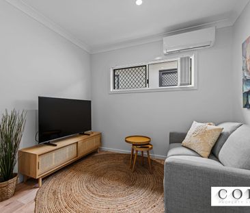 FULLY FURNISHED, DESIGNER STUDIO APARTMENT – BILLS INCLUDED! - Photo 2