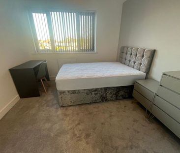 4, FFF, 7 Cleeve Wood Road - Photo 2