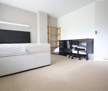 6 bedroom house to rent - Photo 2