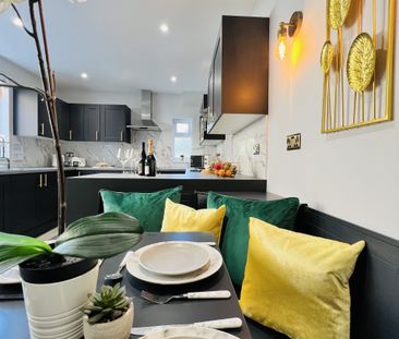 BEDROOM 5 – MEDIUM DOUBLE ENSUITE - Photo 1