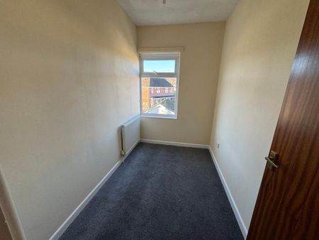 2 bedroom terraced house to rent - Photo 2