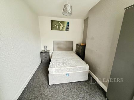 3 bedroom terraced to rent 58 Clifford street - Photo 2