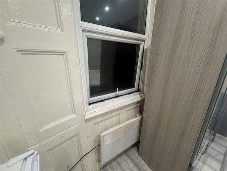 House to rent - Photo 4