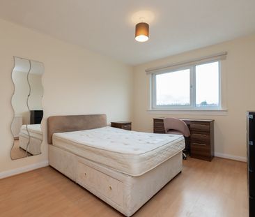 3 bedroom apartment to rent - Photo 6