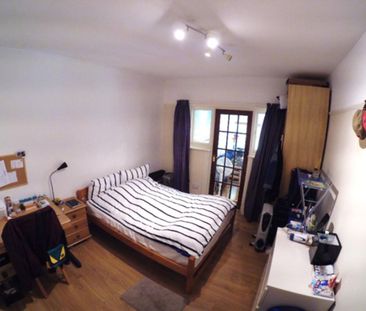 6 bedroom semi-detached house to rent - Photo 5