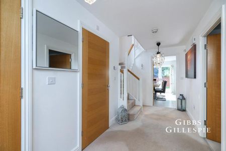 5 bedroom townhouse to rent - Photo 2