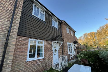 2 bedroom terraced house to rent - Photo 5