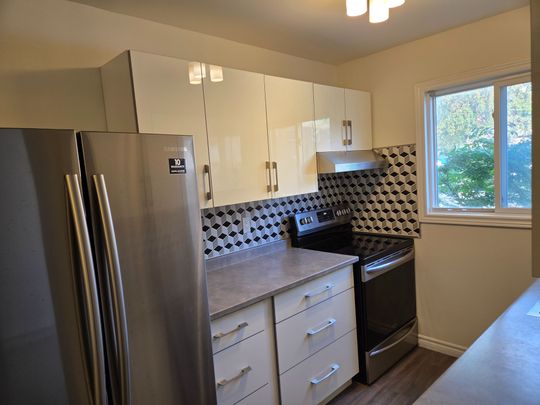 For Lease - 166 SOUTHDALE Road Unit# 15, London South, Ontario - Photo 1