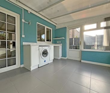 2 bedroom Semi-detached house to rent - Photo 3