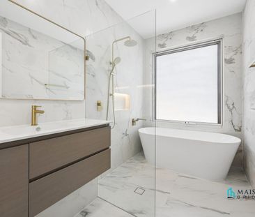 Brand New Luxury Family Home in Prime Location - Photo 5