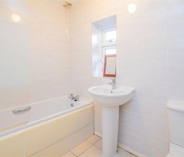 3 bed House - Semi-Detached To Let - Photo 6