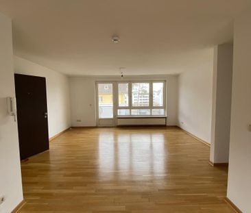 Einziehen & Wohlfühlen! Schöne 3-Zimmerwohnung mit Balkon in der Li... - Photo 1