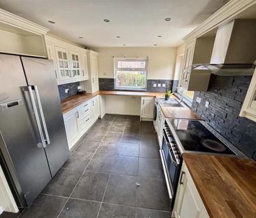 3 bedroom semi-detached house to rent - Photo 3