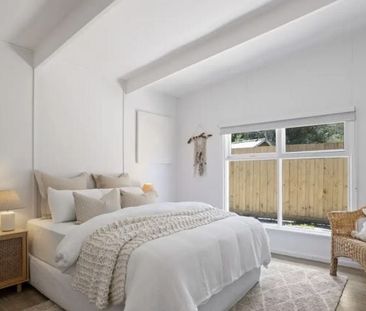 Coastal Family Home with room for the Caravan and Boat - Photo 2