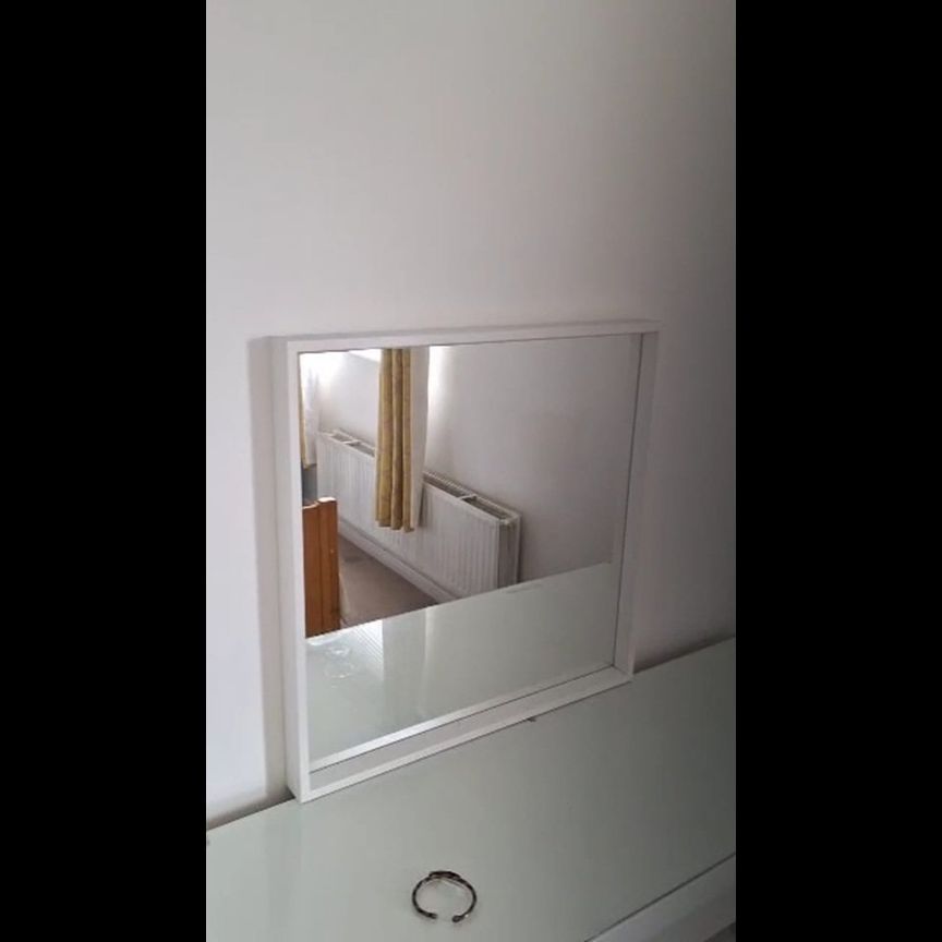 Room in a Shared Flat, Thornbury, NW4 - Photo 1