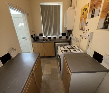 2 bedroom terraced house to rent - Photo 3