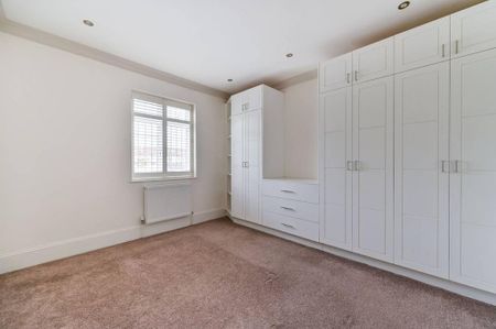 3 bedroom end of terrace house to rent - Photo 4