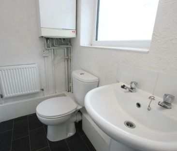 Terraced House to rent on - Photo 3