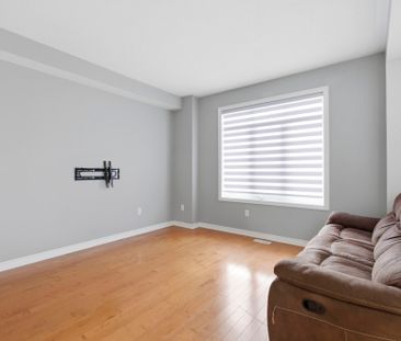 For Lease - 11 Mccartney Street, Toronto, Ontario - Photo 5