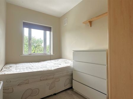 183 Roscaoin, Roscam, Galway - Photo 4