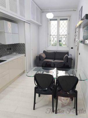 Трёхкомнатная квартира в самом центре Милана - Photo 1